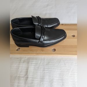 Men’s Perry Ellis Portfolio Black Dress Shoes Faux Leather Size 6.